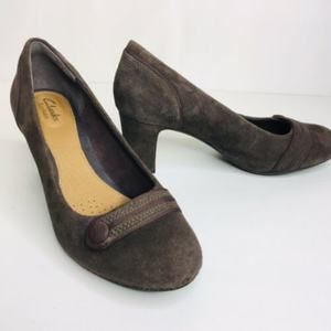 CLARKS Artisan Brown Suede Pumps Heels